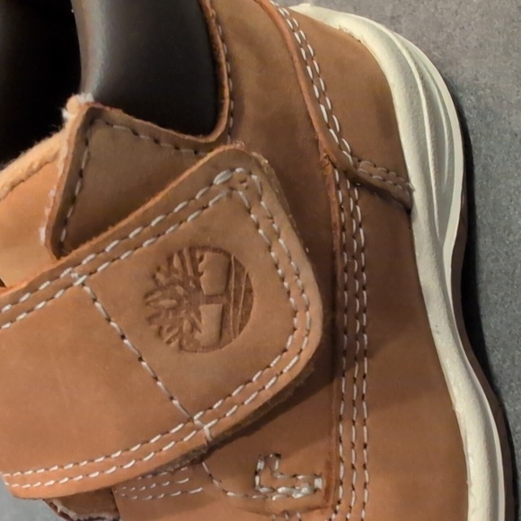 Timberland Size 4 Toddler Brown Strap Boots (Nearly new) - Picture 7 of 9